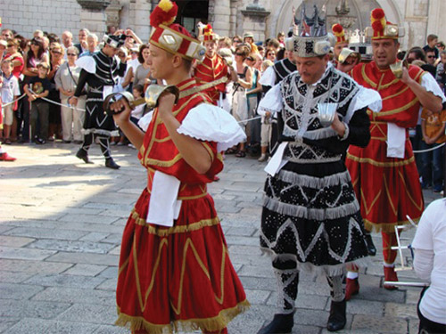 La danse des chevaliers Moreška